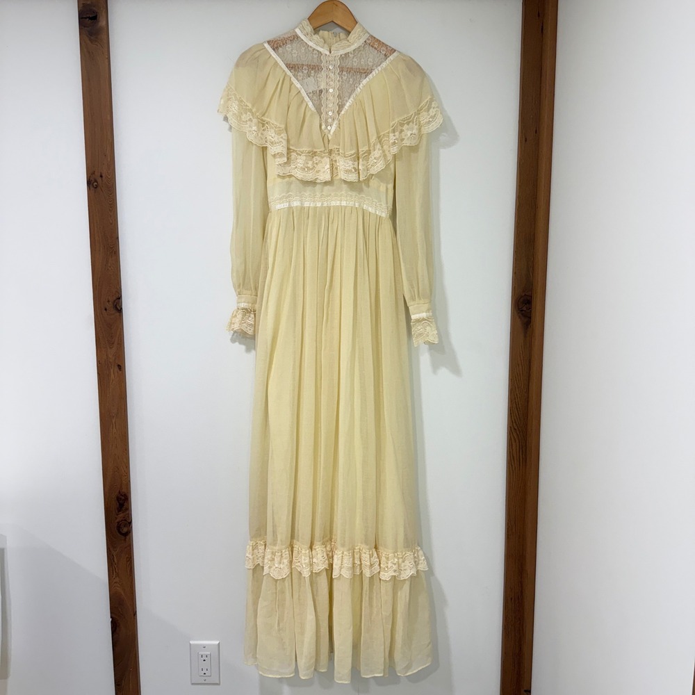 Vintage Gunne Sax Jessica Maxi Prairie Dress Lace Capelet Ivory Boho Size 13 - Picture 1 of 16